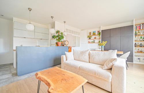 Pigalle Apartment | Vue Tour Eiffel/Sacré-Coeur