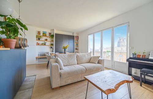 Pigalle Apartment | Vue Tour Eiffel/Sacré-Coeur