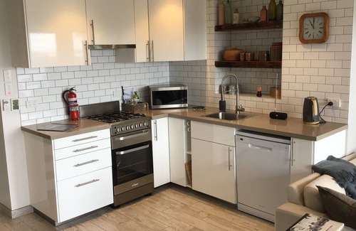 Elanora Heights Apartment | "Vuze" from the hill