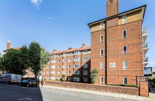 Hammersmith and Fulham Apartment | W Kensington chic Balcony flat