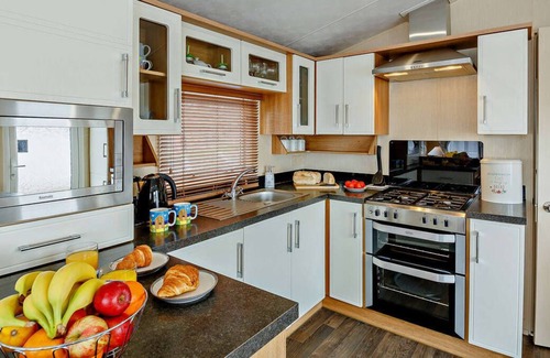 Mynytho Ski Chalet | W10 Tal Y Fan in the beautiful Pwllheli