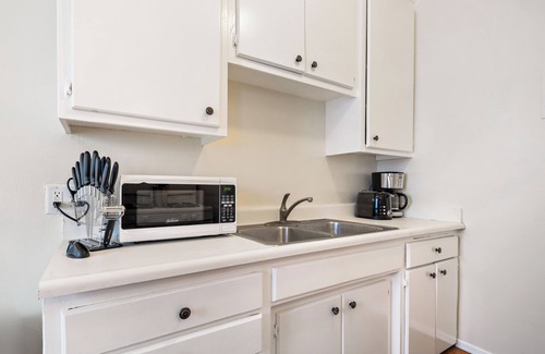 Hollywood Apartment | W8-Charming Studio apartment with WiFi in vibrant Los Angeles