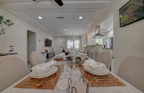 Anaheim Colony Historic District House | Wabi Sabi Zen Home in Anaheim