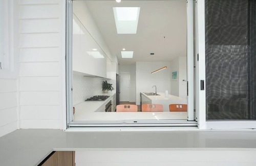 Bombo House | Wadjiid Yarra (Beach Cave). The perfect getaway for a retreat with ocean views.