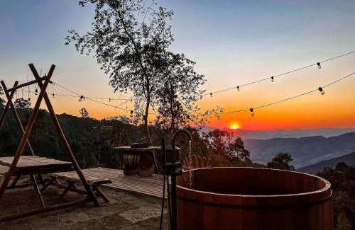 Campos do Jordao Ski Chalet | Wagon Cella faroeste com Spa em Campos