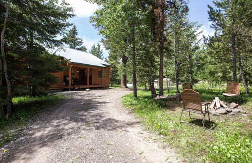 Island Park Villa | Wagon Wheel