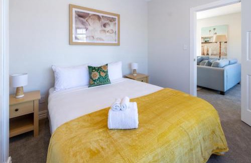 New Brighton Apartment | Wai Marino Cottage - Marine Parade, sleeps 5