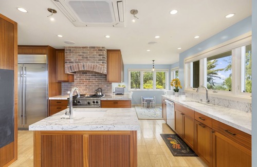 Waialua House | Waialua Beachfront Getaway: Oceanview, Walk to Bch! w/Pool/Game room