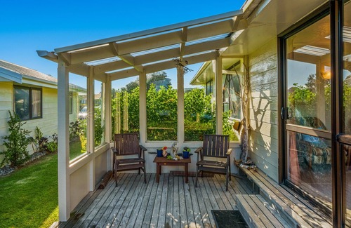 Waikanae House | Waikanae Waves - Waikanae Beach Holiday Home