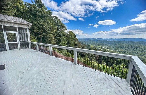 Todd Cabin | Wake Up to Mtn Views, End the Day in the Hot Tub @ Panoramic Point