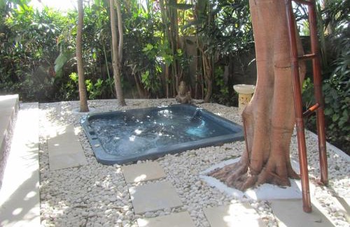 Kalisada Villa | Wake up to the Sea of Bali Beachfront luxury plus