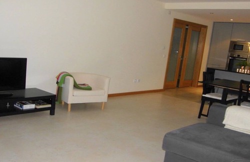 Maceira Apartment | Waking up to a view of the sea