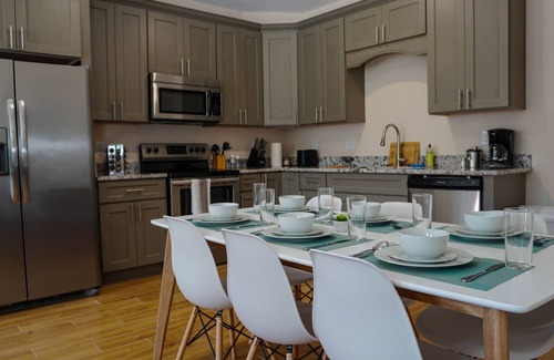 Biloxi Apartment | 🔥WALK 2 BEACH❤️ | SLEEPS 6 W/W+D