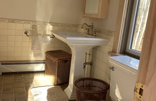 Orland House | Walk from the cottage through the terraced lavender gardens to the sea.