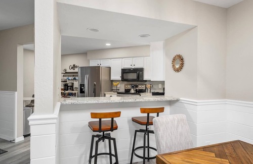 Table Rock Condo | Walk-in/no steps, pools, pickleball, weekly discount! Stay & Play golf package!