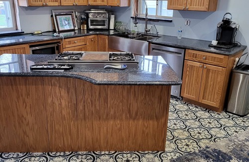 Kingsville House | Walk out your door and you are on the beach ⛱️