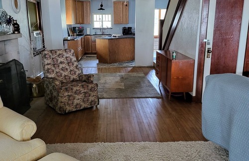 Kingsville House | Walk out your door and you are on the beach ⛱️