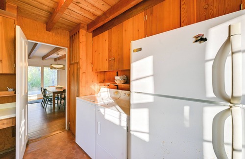 Beach Hampton Cottage | Walk to Amagansett Beach: Cottage w/Deck!