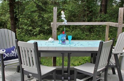 Brewster Cottage | Walk to Bay Side Beach AC WiFi Updated cozy cottage