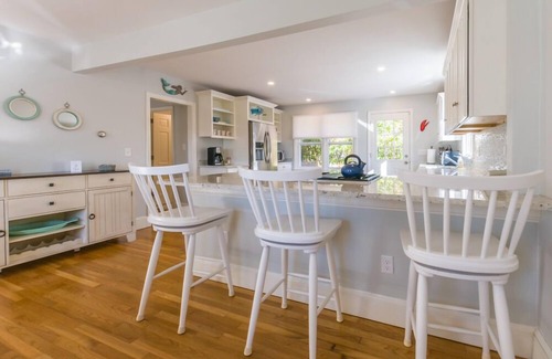Sandwich House | Walk to Beach Close to Cape Cod Canal