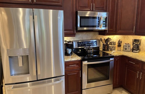 Naples Park House | ☀️WALK TO BEACH IMMACULATE GREAT REVIEWS HEATED POOL & SPA ☀️