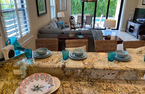 Naples Park House | ☀️WALK TO BEACH IMMACULATE GREAT REVIEWS HEATED POOL & SPA ☀️
