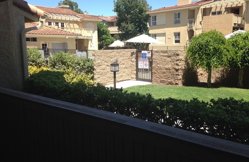 Monarch Beach Condo | Walk to Beach, Pets ok, A/C, Pool, gym, spa, Patio, Pkg, Wifi, 24hr guarded gate