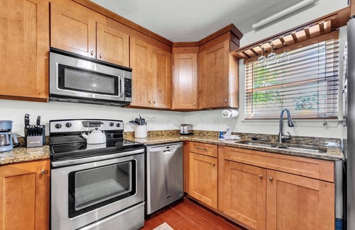 Open Sands House | ☀️Walk to Beach-Great Location-2BR-Sandpiper Philosophy☀️