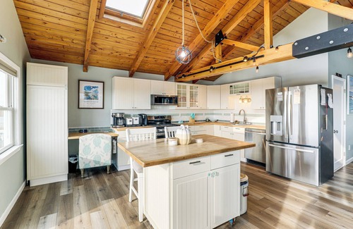 Seabrook House | Walk to Beach: Water-View Seabrook Sanctuary