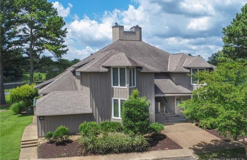 Kingsmill Condo | Walk to beaches, large beautiful 2bdrm two bath, "Kingsmill on the James"