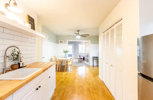 East Shore Apartment | Walk to Beaches - Perfect New Haven Guest Retreat!