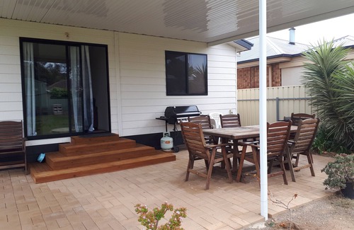 Moonta Bay House | Walk to beautiful Simms Cove beach.