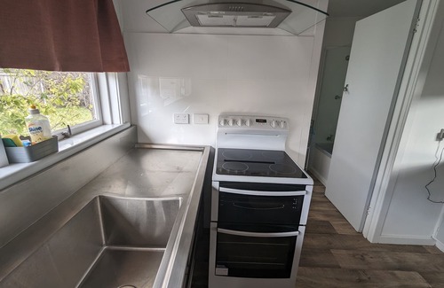 Glebe House | Walk to city from 2 bedroom apartment with beautiful city and mountain views