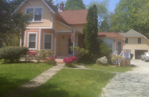 West Mystic Villa | Walk to Downtown Mystic Premiere Carriage House Spacious Loft Apt—Very Private