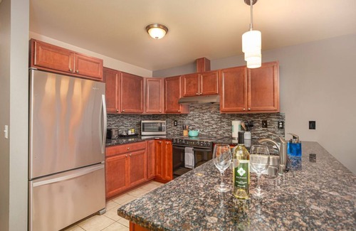 Downtown Leavenworth Condo | Walk to Downtown, Restaurants, Gazebo, Coaster, Pet Friendly and Free Parking!