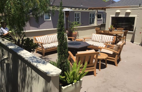 Napa House | Walk to Everything - 2 bedroom, 2 bath + garage
