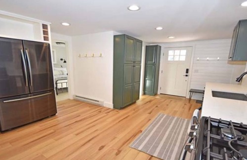 Glen Arbor House | Walk to Glen Arbor & Big Glen Lake from Charming Cottage on Wooded Lot, Fire Pit