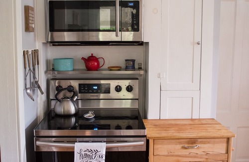 Mystic - New London House | Walk to Historical Downtown Mystic 4 Bedroom House