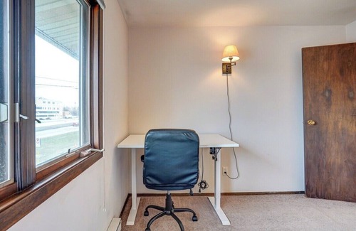 Regent Apartment | Walk to hospital&campus|Free parking|w/desk&works