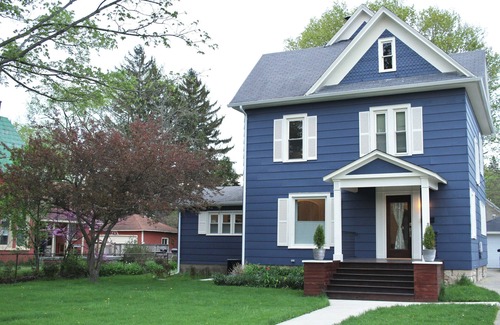 Three Oaks House | Walk to Journeyman Renovated Spacious Victorian House, Beautiful Vintage Details