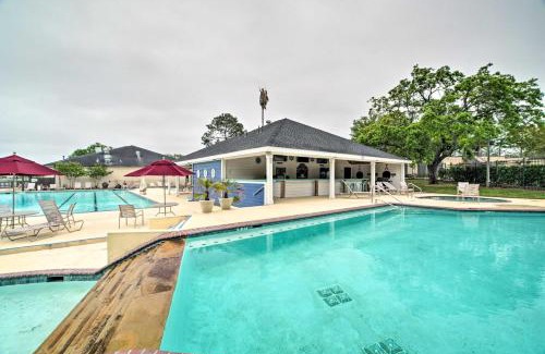 April Sound House | Walk to Lake Conroe Family-Friendly Getaway!
