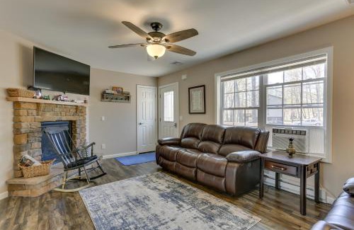Wallenpaupauk Lake Estates House | Walk to Lake Wallenpaupack Poconos Vacation Home