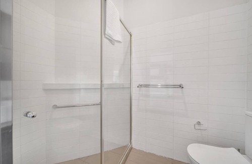 Richmond North Apartment | Walk to local icons the MCG, Rod Laver or explore