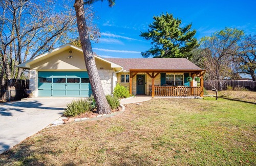 Fredericksburg House | Walk To Main. Hill Country Stone Haus With Unique Outdoor Pavillion