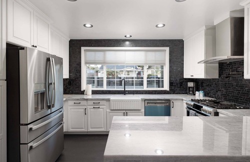Bay Park House | Walk to Mission Bay! | Hot Tub | 10 Min To Ocean