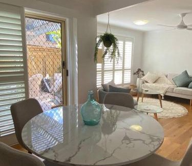 Mooloolaba Apartment | Walk to Moolooloola beach and pets welcome