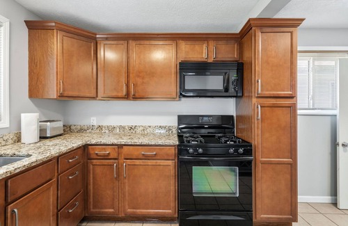 Harters Heights House | Walk to ND and Eddy Street, *ProCleaned *Comfy *Updated