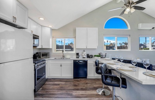 Ocean Beach House | Walk to Ocean Beach: Stylish 2BR Apt + Patio