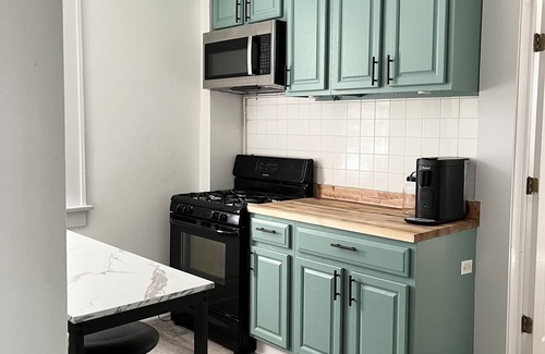 University District House | Walk to OSU Wexner & Short North! Parking included!