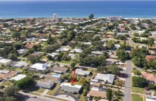 Golden Beach Condo | Walk to Private Beach Access, Golden Beach Haven